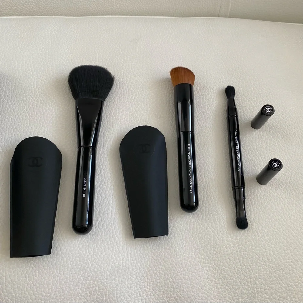 Chanel Brush set 100% authentic in 121 PREMIÈRE DAME case and 3 brushes New